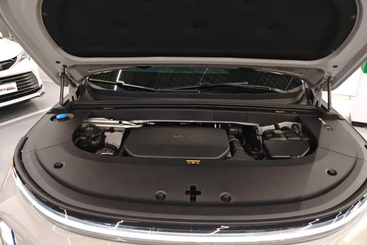 Used Li Auto L6 2024 Pro Model Engine Bay