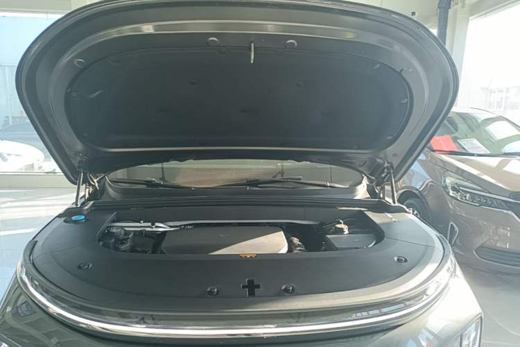 Used Li Auto L6 2024 Pro Model Engine Bay