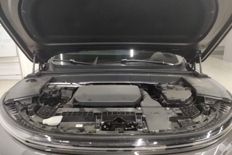 Used Li Auto L6 2024 Pro Model Engine Bay