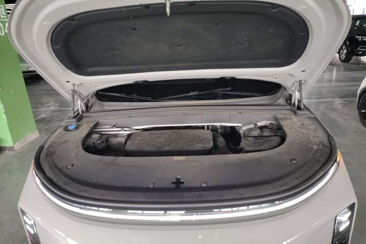 Used Li Auto L6 2024 Pro Model Engine Bay