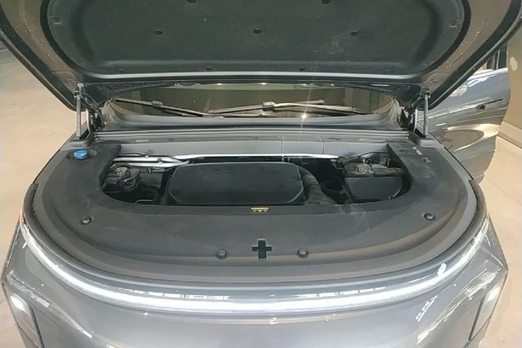 Used Li Auto L6 2024 Pro Model Engine Bay