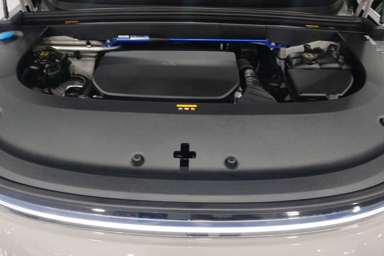 Used Li Auto L6 2024 Pro Model Engine Bay