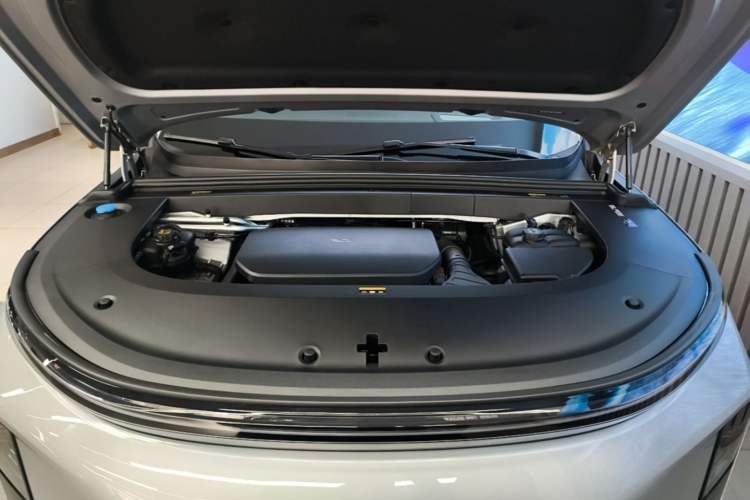 Used Li Auto L6 2024 Pro Model Engine Bay