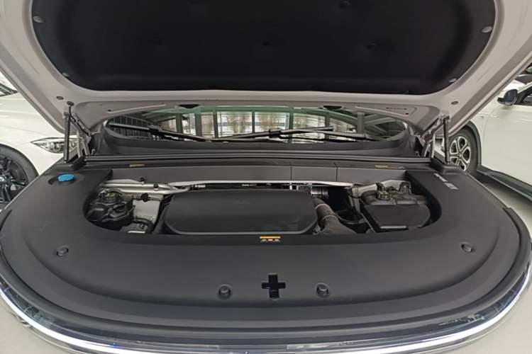 Used Li Auto L6 2024 Pro Model Engine Bay