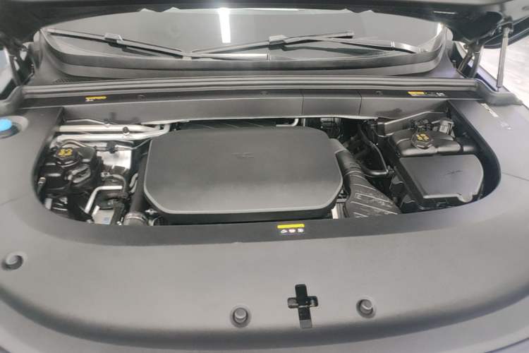 Used Li Auto L6 2024 Pro Model Engine Bay