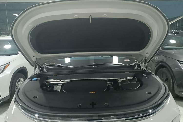 Used Li Auto L6 2024 Pro Model Engine Bay