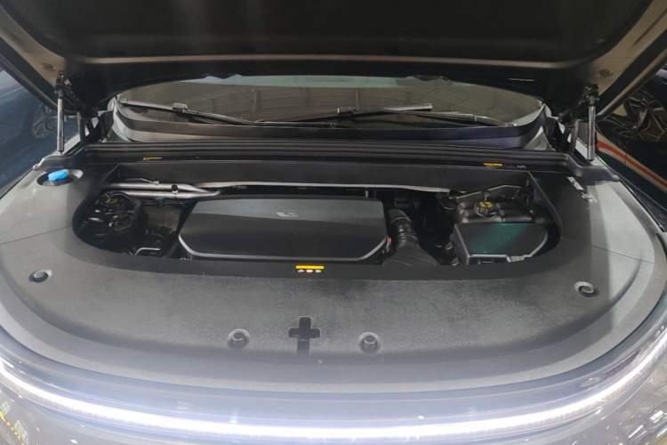 Used Li Auto L6 2024 Pro Model Engine Bay