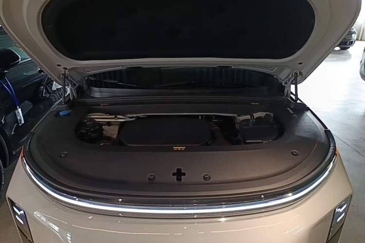 Used Li Auto L6 2024 Max Engine Bay