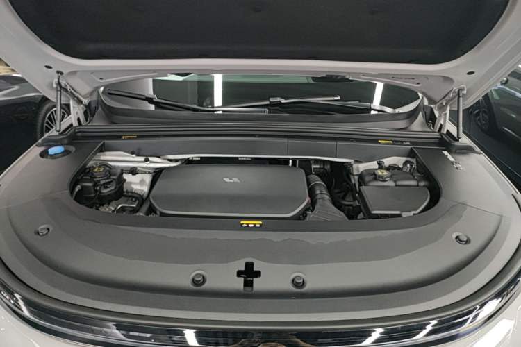 Used Li Auto L6 2024 Pro Model Engine Bay