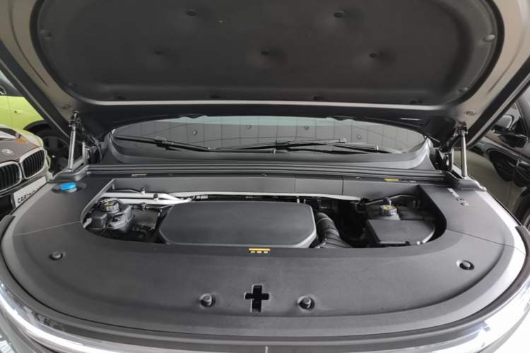 Used Li Auto L6 2024 Pro Model Engine Bay