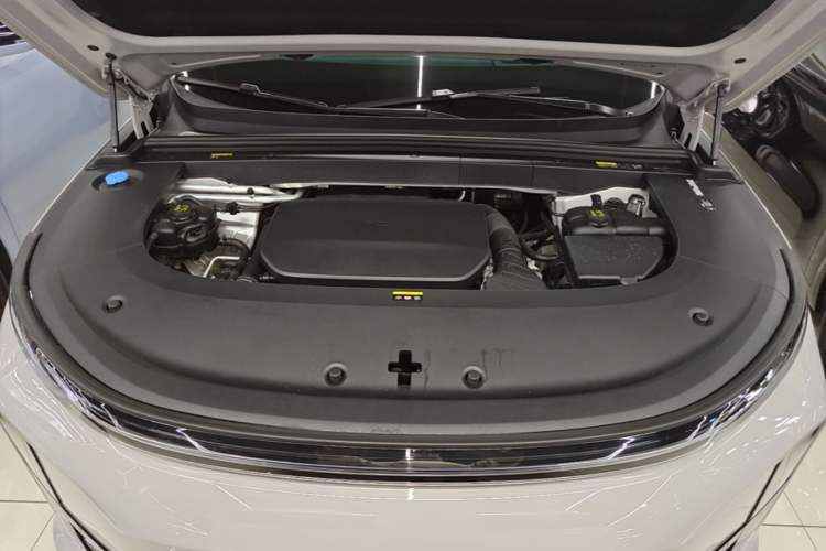 Used Li Auto L6 2024 Pro Model Engine Bay
