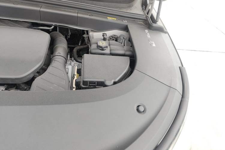 Used Li Auto L6 2024 Pro Model Engine Bay Left