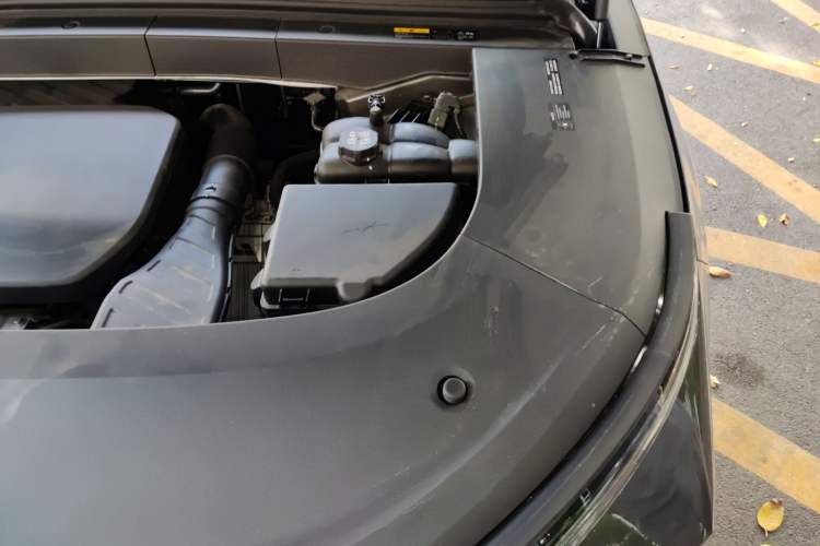 Used Li Auto L6 2024 Pro Model Engine Bay Left