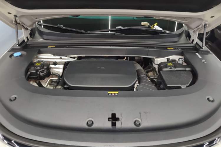 Used Li Auto L6 2024 Pro Model Engine Bay