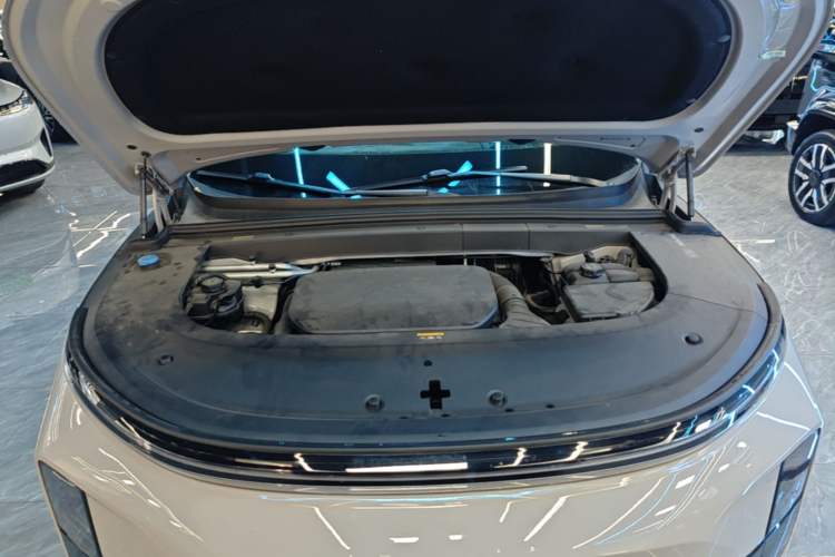 Used Li Auto L6 2024 Pro Model Engine Bay