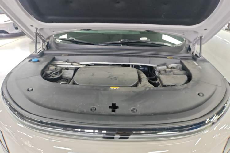 Used Li Auto L6 2024 Max Engine Bay
