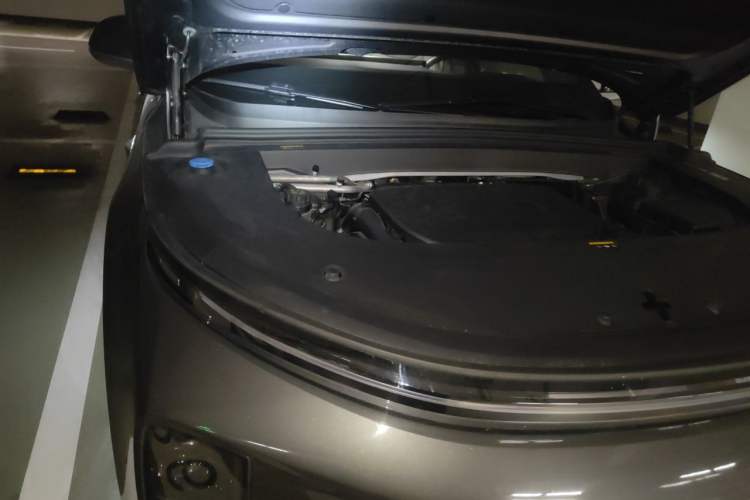 Used Li Auto L6 2024 Max Engine Bay Right