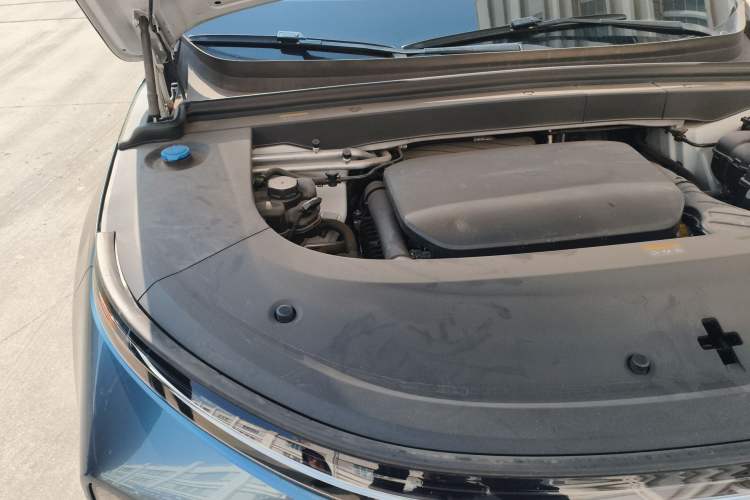 Used Li Auto L6 2024 Pro Model Engine Bay Right