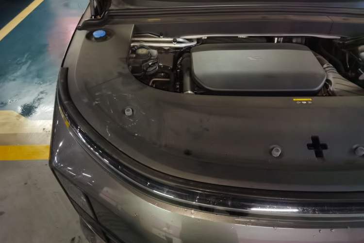 Used Li Auto L6 2024 Pro Model Engine Bay Right