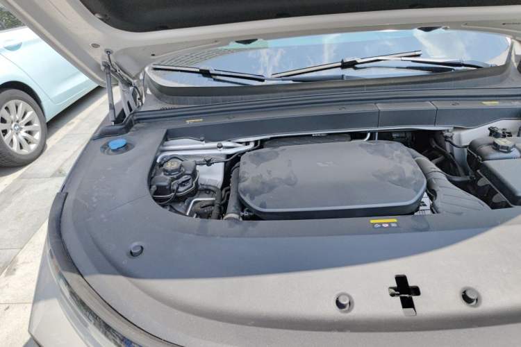 Used Li Auto L6 2024 Pro Model Engine Bay Right