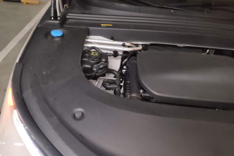 Used Li Auto L6 2024 Max Engine Bay Right