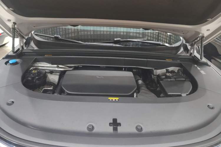 Used Li Auto L6 2024 Pro Model Engine Bay