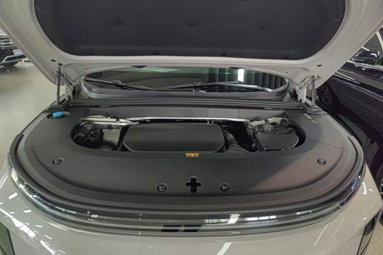 Used Li Auto L6 2024 Pro Model Engine Bay