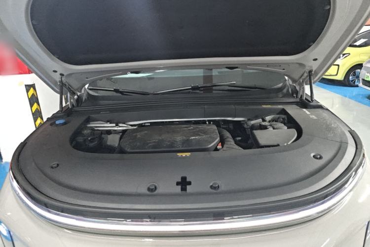 Used Li Auto L6 2024 Max Engine Bay