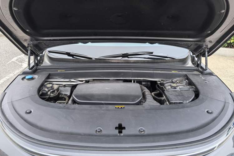 Used Li Auto L6 2024 Pro Model Engine Bay