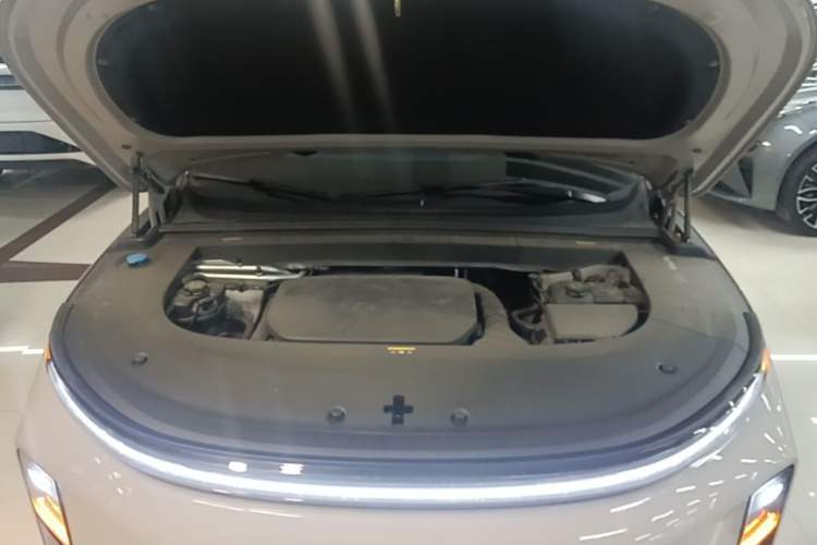 Used Li Auto L6 2024 Pro Model Engine Bay