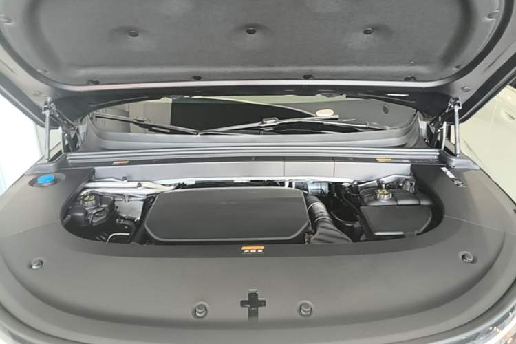 Used Li Auto L6 2024 Max Engine Bay