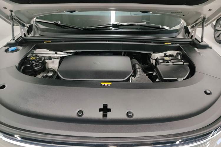 Used Li Auto L6 2024 Pro Model Engine Bay