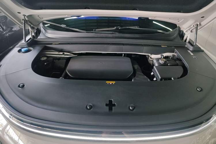 Used Li Auto L6 2024 Max Engine Bay