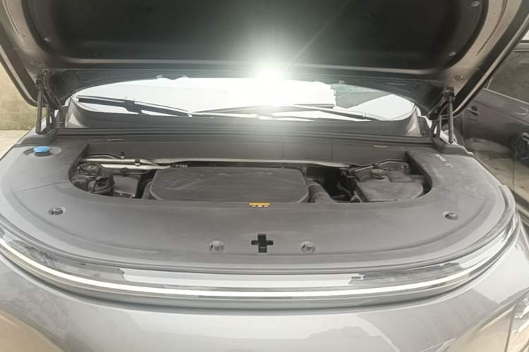 Used Li Auto L6 2024 Pro Model Engine Bay