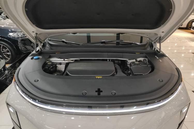 Used Li Auto L6 2024 Pro Model Engine Bay