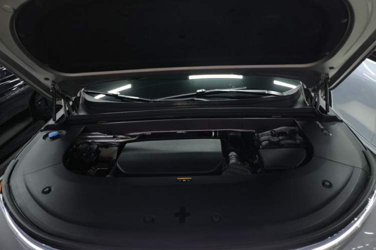 Used Li Auto L6 2024 Pro Model Engine Bay