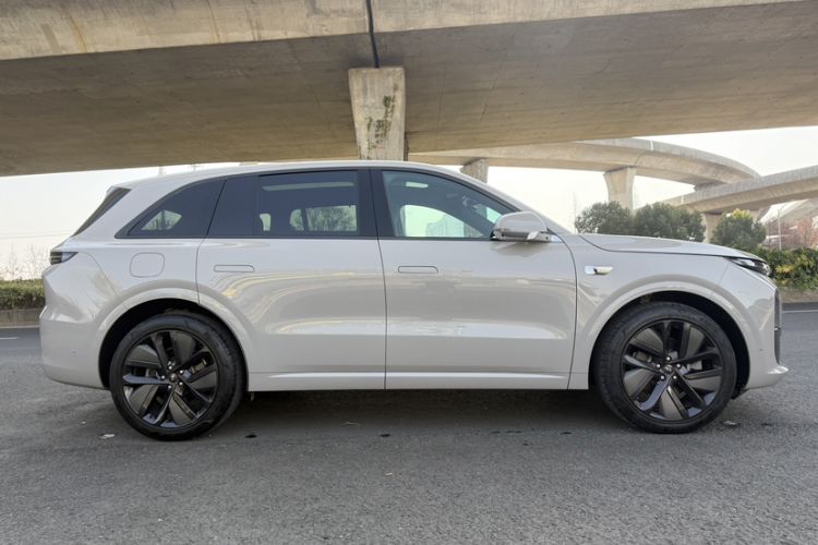 Used Li Auto L6 2024 Pro Model Exterior 11