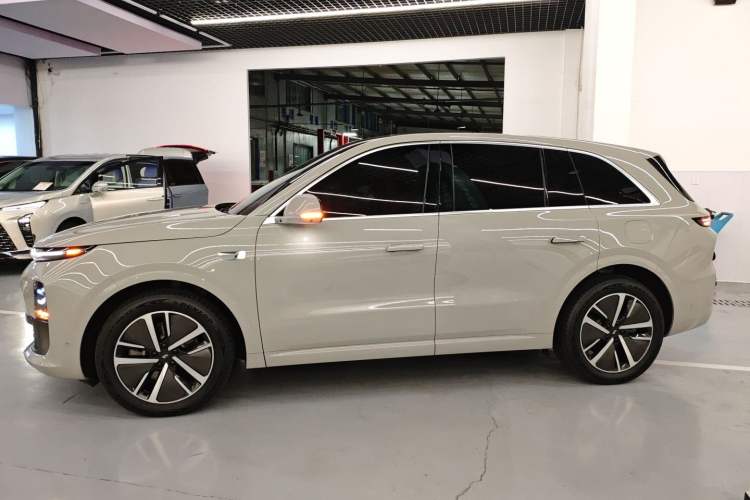 Used Li Auto L6 2024 Pro Model Exterior 3