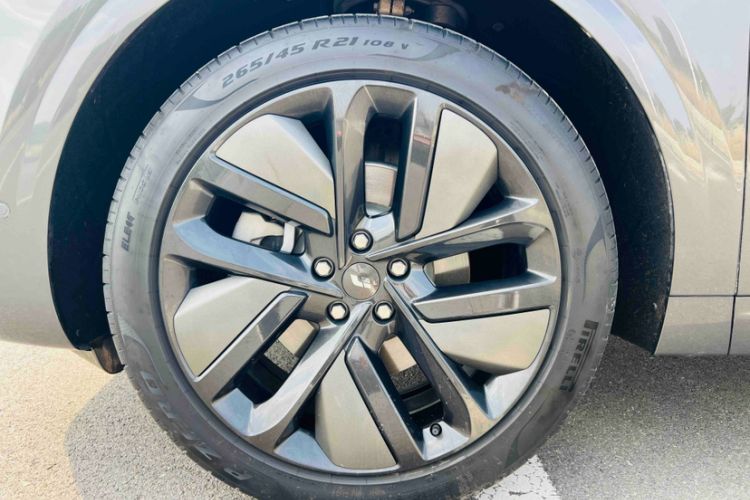 Used Li Auto L6 2024 Max Exterior 4