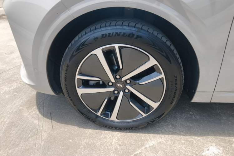 Used Li Auto L6 2024 Pro Model Exterior 4