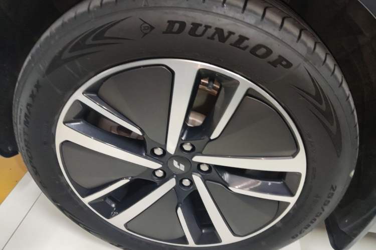 Used Li Auto L6 2024 Pro Model Exterior 4