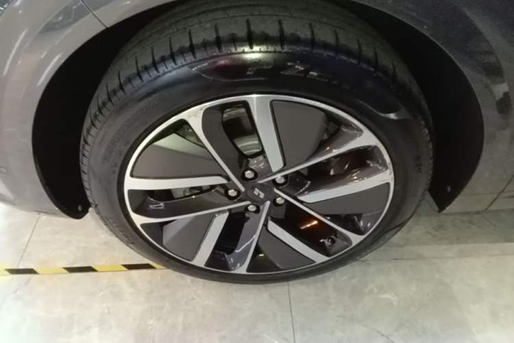 Used Li Auto L6 2024 Max Exterior 4