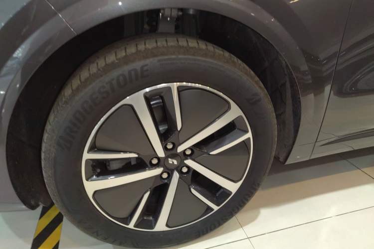 Used Li Auto L6 2024 Pro Model Exterior 4