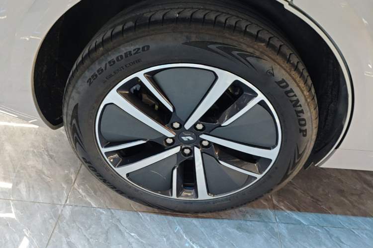 Used Li Auto L6 2024 Pro Model Exterior 4