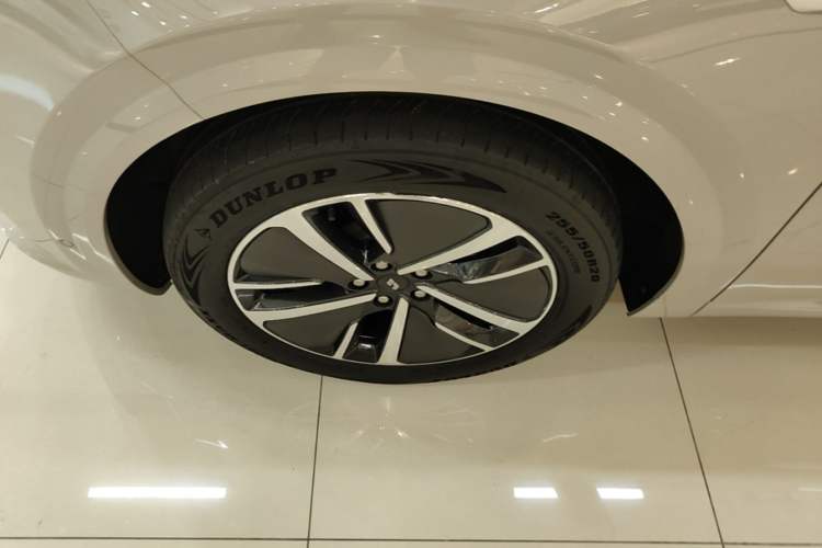 Used Li Auto L6 2024 Pro Model Exterior 4