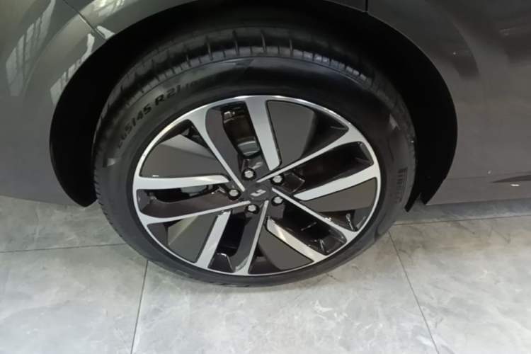 Used Li Auto L6 2024 Max Exterior 5