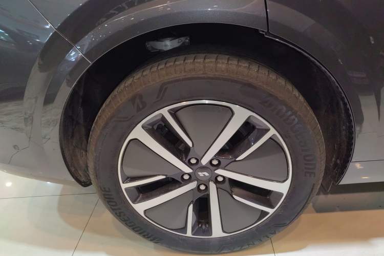 Used Li Auto L6 2024 Pro Model Exterior 5