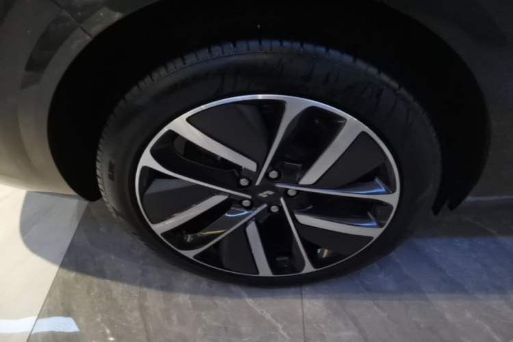 Used Li Auto L6 2024 Max Exterior 5