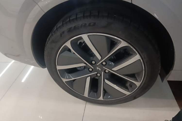 Used Li Auto L6 2024 Pro Model Exterior 5