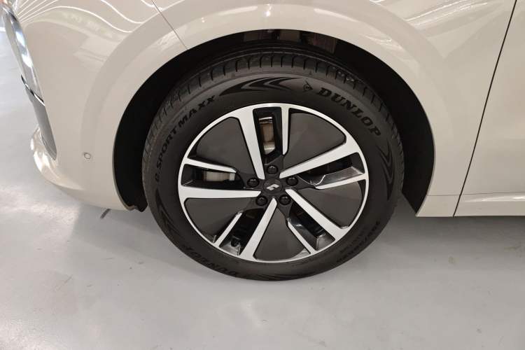 Used Li Auto L6 2024 Pro Model Exterior 7